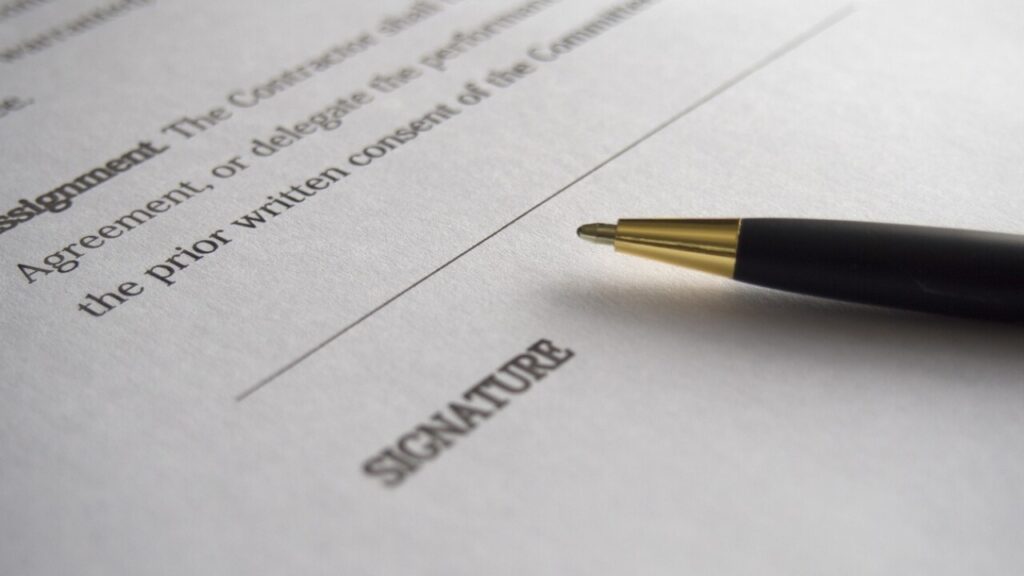 Download lawn cutting contract template in PDF for free