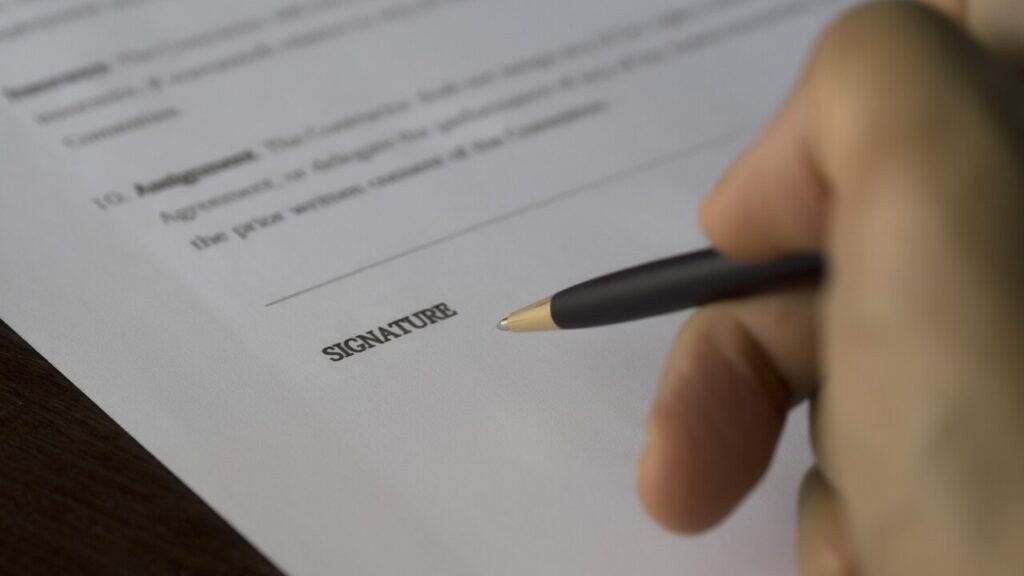 Download pet sitting contract template in PDF for free